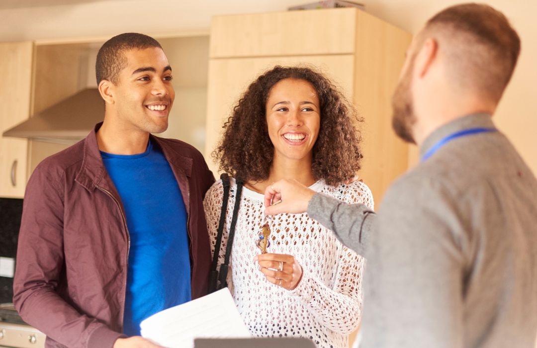 איך מוצאים שוכר טוב לדירה? המדריך למתמודדים עם שוק השכירות בישראל